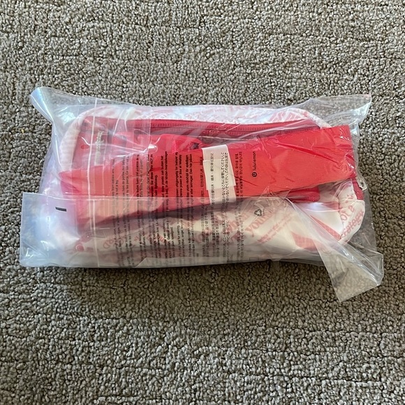 Lululemon 1L Everywhere Belt Bag Manifesto NWT - Picture 4 of 4